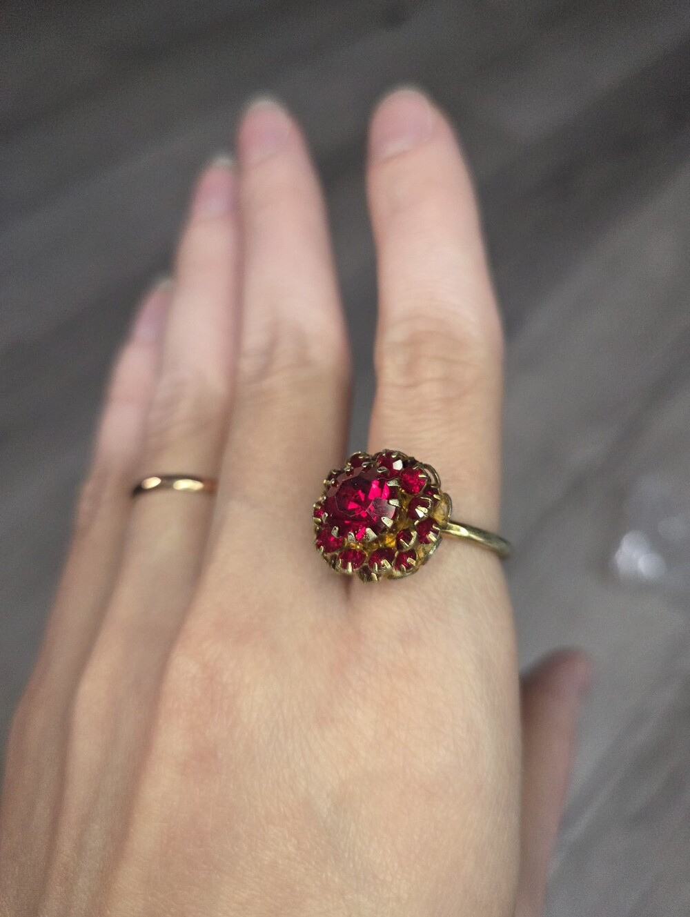 Sarah Coventry Deep Burgundy Cocktail Adjustable Ring Gold Tone Vintage 1966 Red - Picture 2 of 5